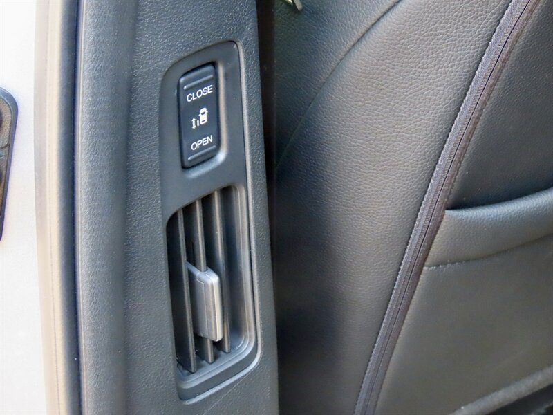 Used 2025 Honda Odyssey EX-L image 17