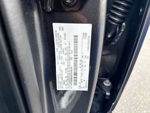 Used 2020 Ford F250 Lariat w/ Chrome Package AWD/4WD image 28