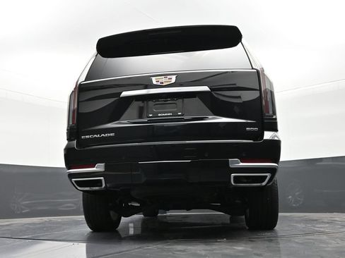 Certified 2025 Cadillac Escalade ESV Luxury RWD image 23