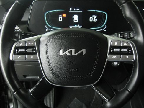 Certified 2023 Kia Telluride LX image 12