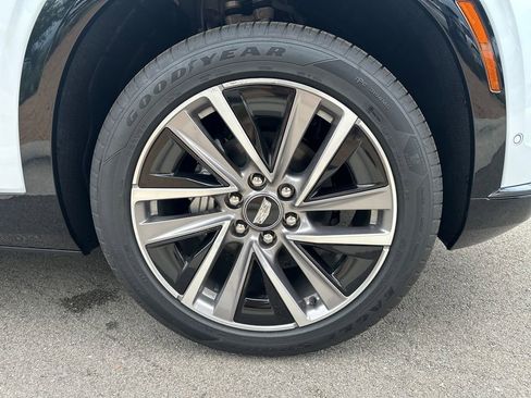 New 2026 Cadillac Vistiq Premium Luxury AWD/4WD image 14