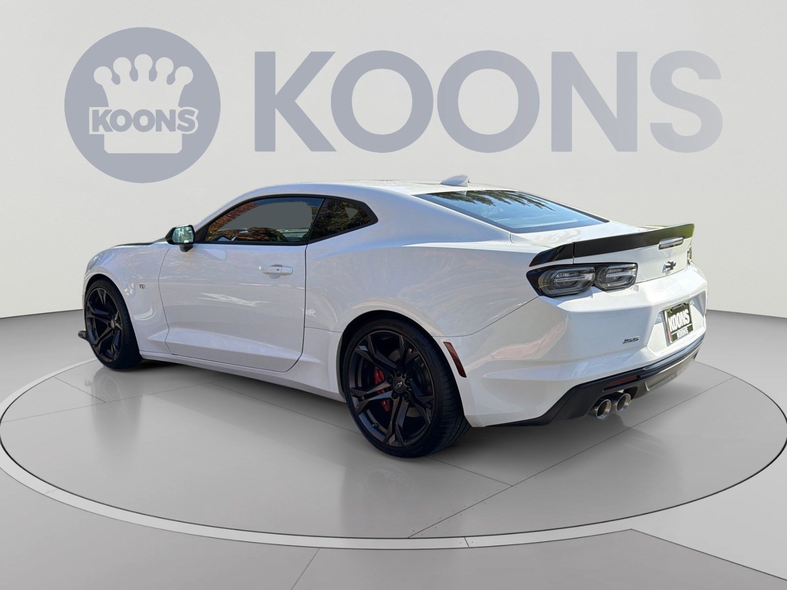 Used 2020 Chevrolet Camaro SS RWD image 4