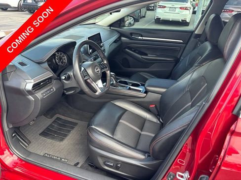 Used 2023 Nissan Altima 2.5 SR FWD image 14