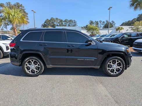 Used 2018 Jeep Grand Cherokee Limited image 3