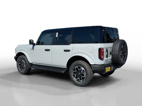 New 2026 Ford Bronco Outer Banks AWD/4WD image 3