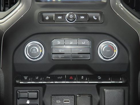 Used 2024 Chevrolet Silverado 2500 Custom w/ Custom Value Package image 35