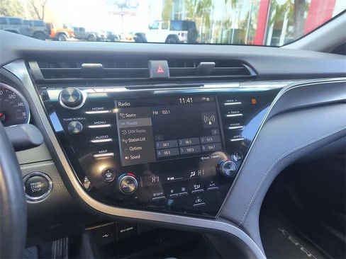 Used 2020 Toyota Camry XSE image 16