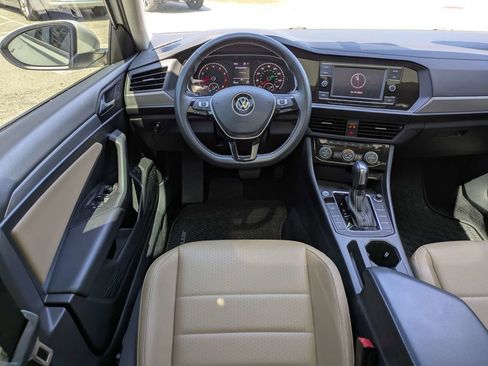 Used 2021 Volkswagen Jetta SE FWD image 18