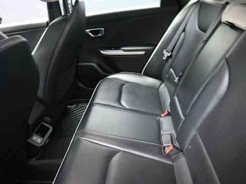 Used 2025 Kia K4 GT-Line w/ GT-Line Premium Package FWD image 17