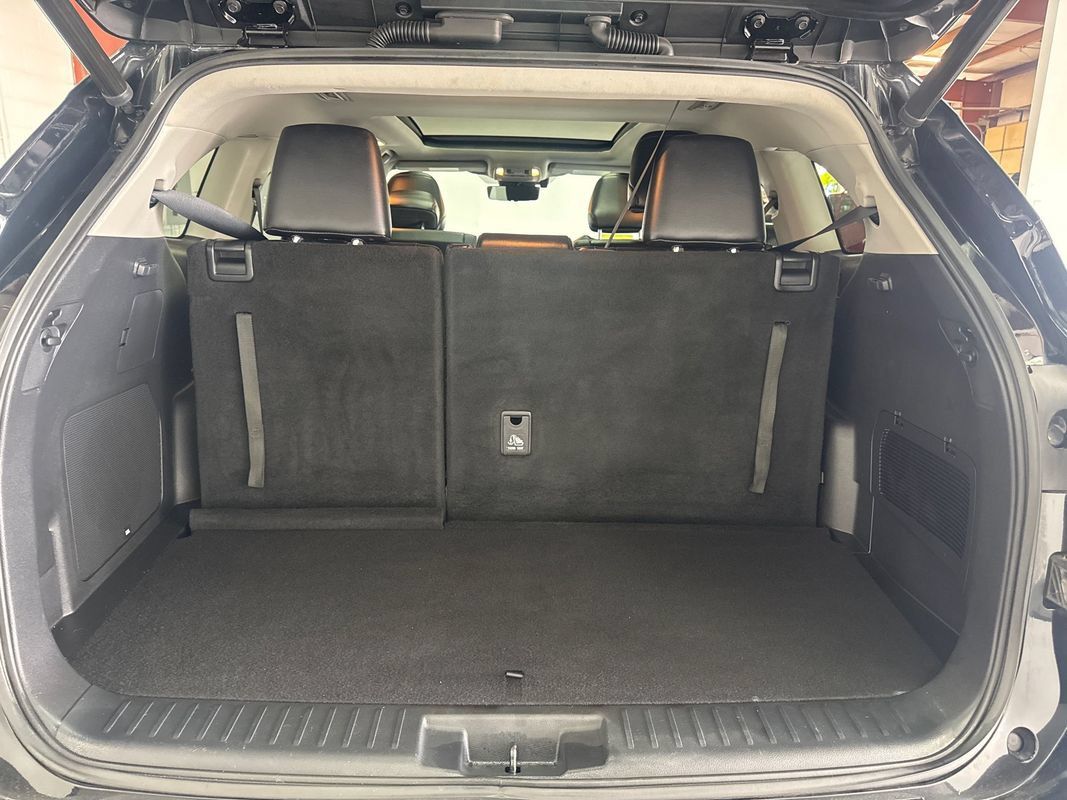 Used 2021 Toyota Highlander Platinum AWD/4WD image 19