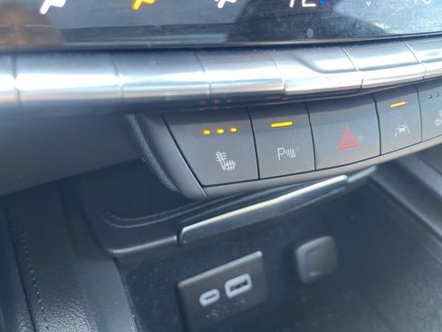 Certified 2024 Cadillac XT4 Luxury w/ Cold Weather Package FWD image 21