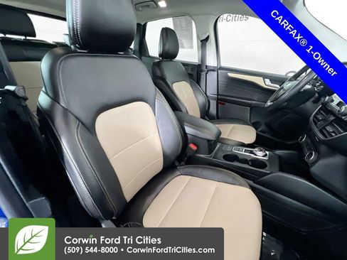 Used 2021 Ford Escape Titanium w/ Titanium Elite Package image 18