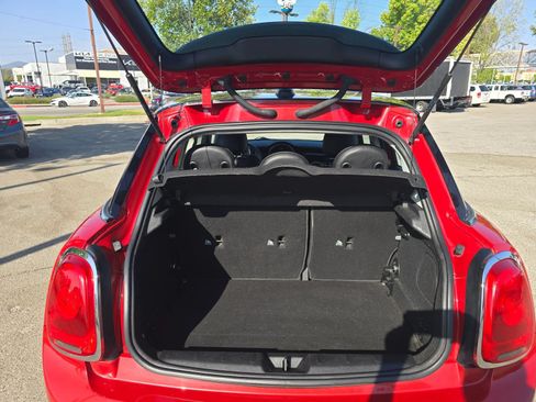 Used 2016 MINI Cooper 4-Door Hardtop FWD image 9