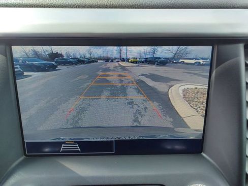Used 2022 GMC Acadia SLE FWD image 13