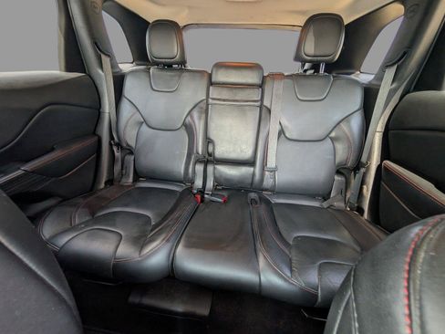 Used 2015 Jeep Cherokee Trailhawk w/ Comfort/Convenience Group AWD/4WD image 13