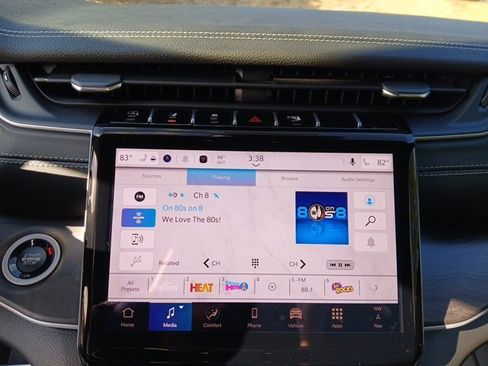 New 2025 Jeep Grand Cherokee Limited image 27