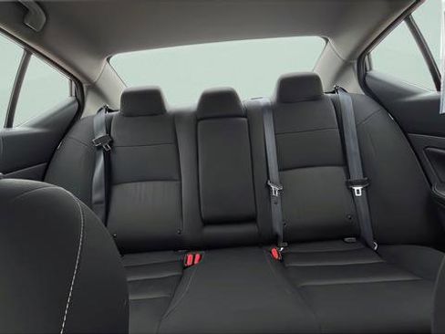 Used 2024 Nissan Altima 2.5 SV FWD image 19