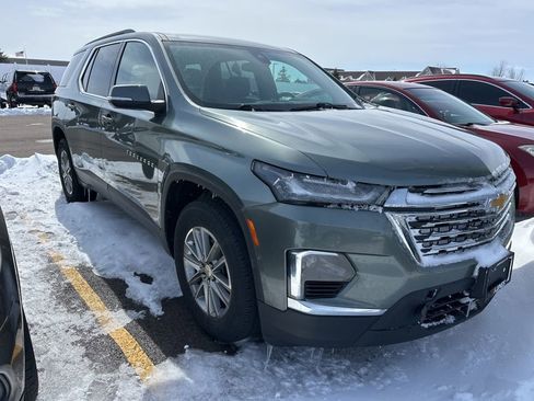 Used 2023 Chevrolet Traverse LT image 7
