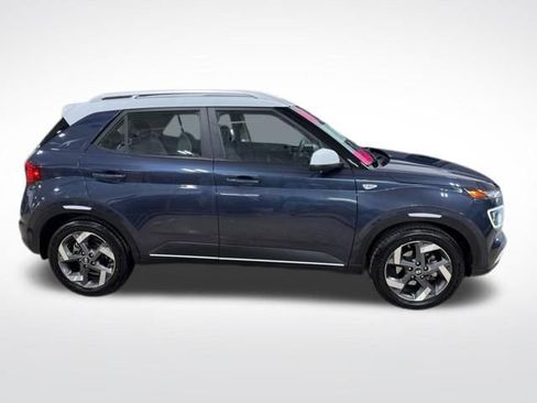 Used 2020 Hyundai Venue image 6