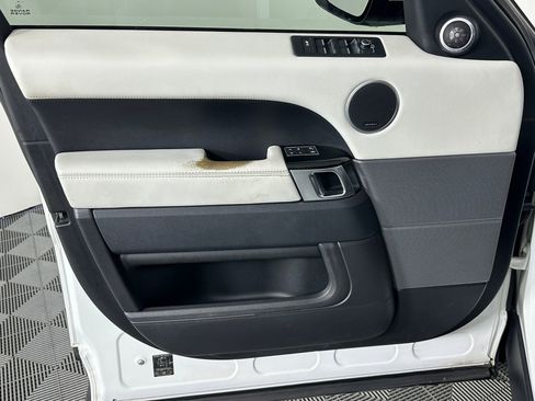 Used 2016 Land Rover Range Rover Sport Supercharged image 11