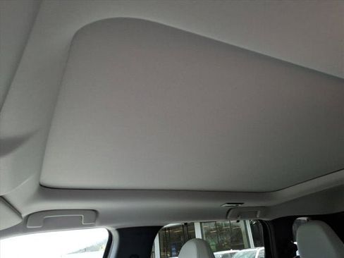 New 2026 Mitsubishi Outlander SEL AWD/4WD image 8