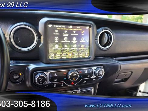 Used 2018 Jeep Wrangler Unlimited Sahara AWD/4WD image 20