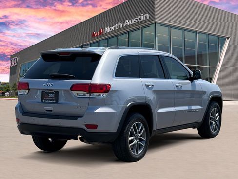 Used 2020 Jeep Grand Cherokee Laredo w/ Laredo X Package RWD image 9