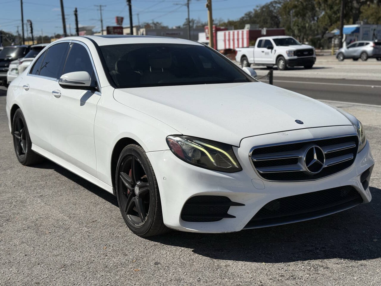 Used 2017 Mercedes-Benz E 300 4MATIC image 9