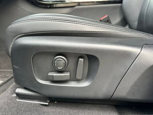 Used 2024 Land Rover Range Rover Evoque Dynamic SE image 17