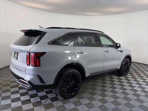 Used 2023 Kia Sorento SX AWD/4WD image 11