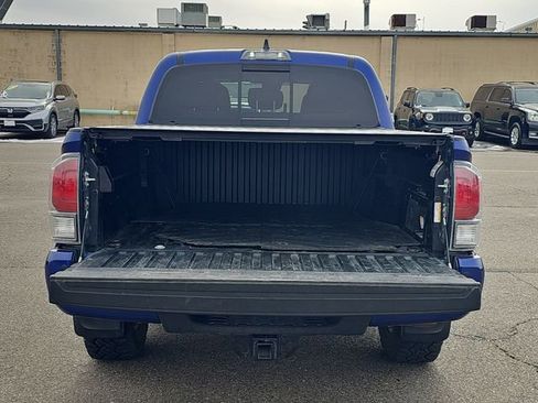 Used 2022 Toyota Tacoma TRD Off-Road w/ Technology Package image 24