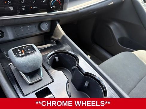 Used 2024 Nissan Rogue S AWD/4WD image 19