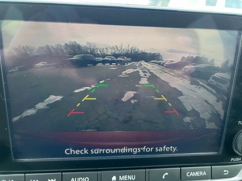 Used 2024 Nissan Rogue SV image 33