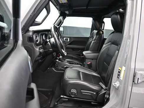 Used 2021 Jeep Wrangler Unlimited Sahara w/ Cold Weather Group image 11