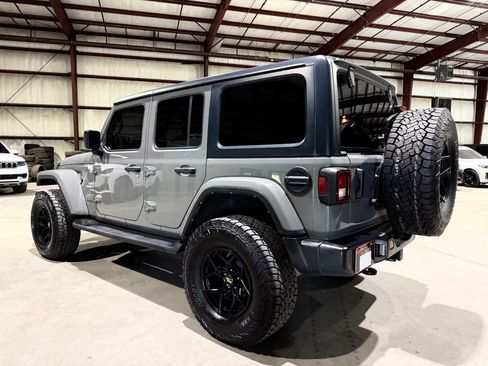 Used 2021 Jeep Wrangler Unlimited Sahara AWD/4WD image 7