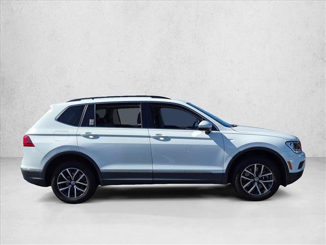 Used 2020 Volkswagen Tiguan SE w/ Panoramic Sunroof Package FWD image 4