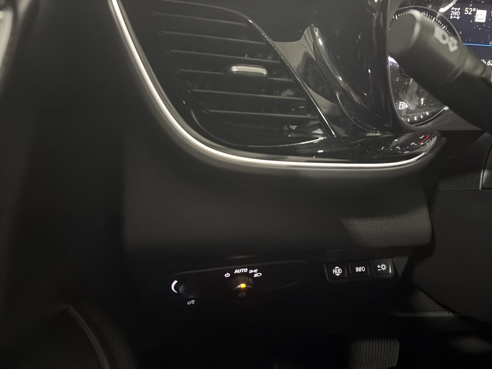 Used 2023 Buick Envision Avenir AWD/4WD image 20