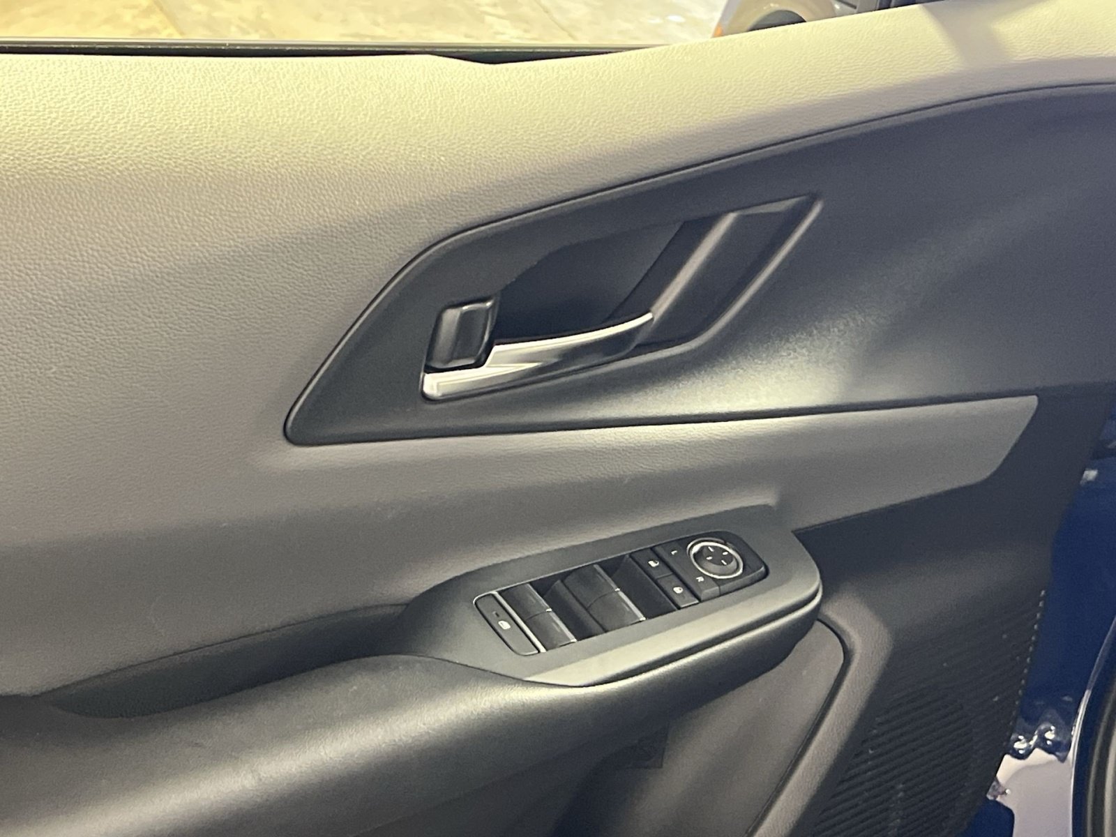 Used 2025 Toyota Prius XLE AWD/4WD image 15