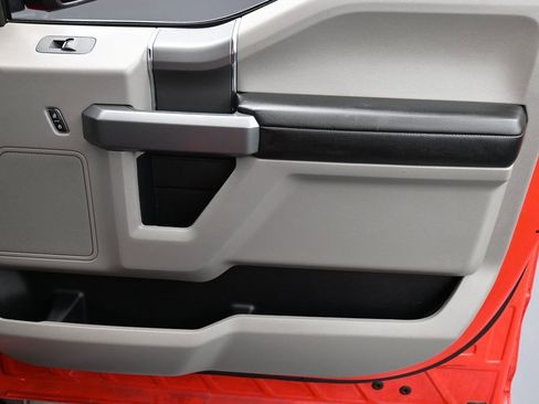 Used 2018 Ford F150 XLT w/ Equipment Group 302A Luxury AWD/4WD image 18