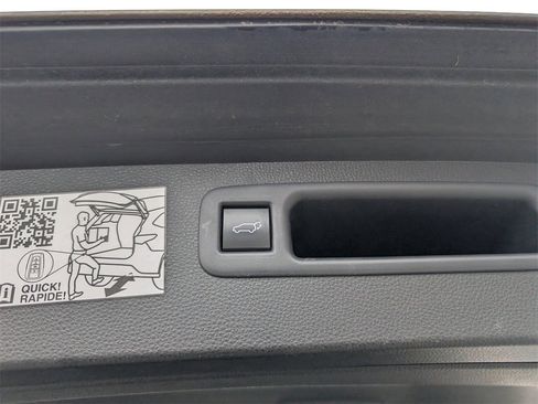 Used 2021 Toyota Highlander Limited image 33