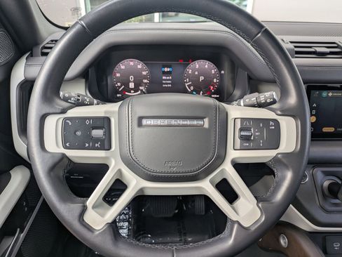 Used 2023 Land Rover Defender 110 X-Dynamic SE image 15