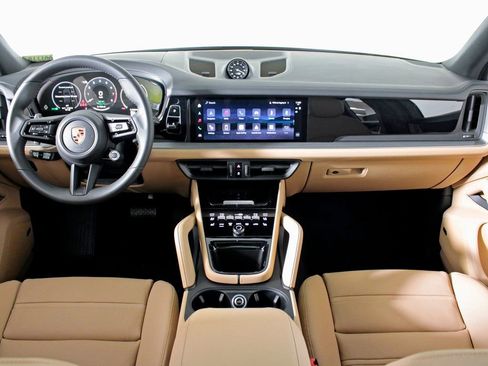 Certified 2026 Porsche Cayenne E-Hybrid image 13
