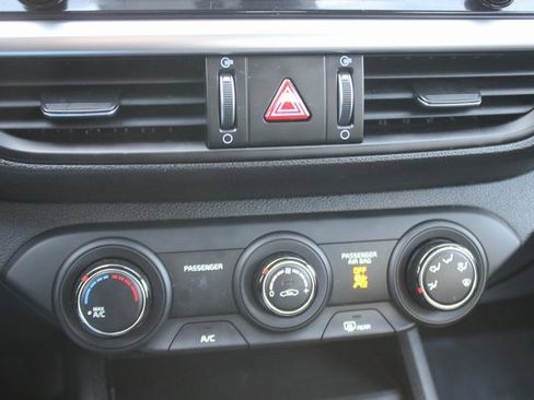 Used 2023 Kia Forte LXS image 8