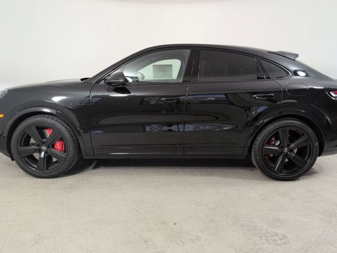 New 2026 Porsche Cayenne Turbo image 2