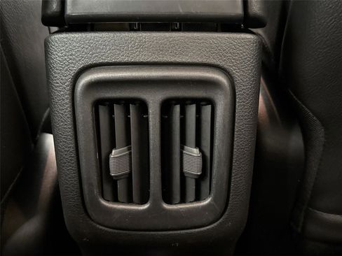 Used 2021 Jeep Compass Latitude image 33