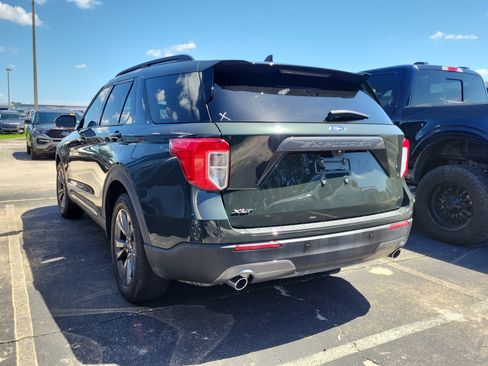 Used 2023 Ford Explorer XLT w/ Equipment Group 202A RWD image 4