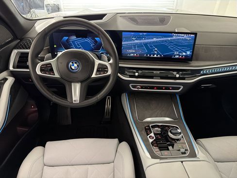 Certified 2025 BMW X5 M60i AWD/4WD image 29