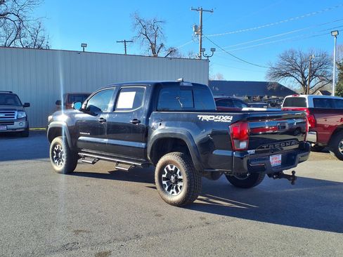 Used 2019 Toyota Tacoma TRD Off-Road w/ Technology Package image 3