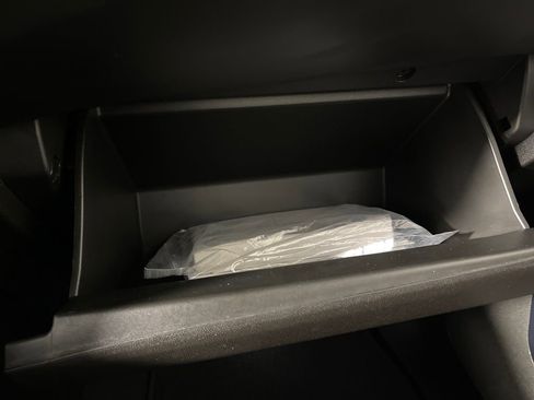 Used 2021 GMC Yukon SLT w/ Rear Media and Nav Package image 25