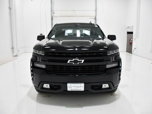 Used 2021 Chevrolet Silverado 1500 RST image 2